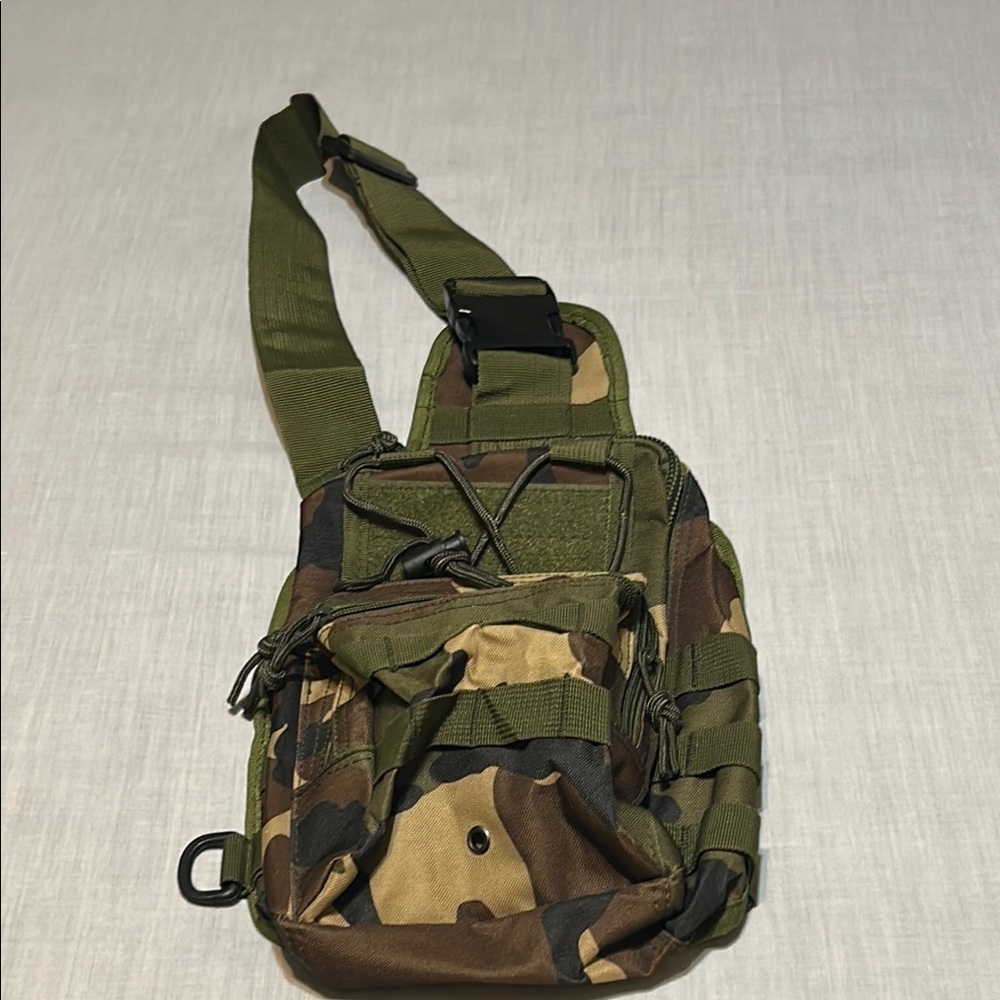 NWOT. Outdoor Camouflage Sports Sling Bag/Tactile Bag